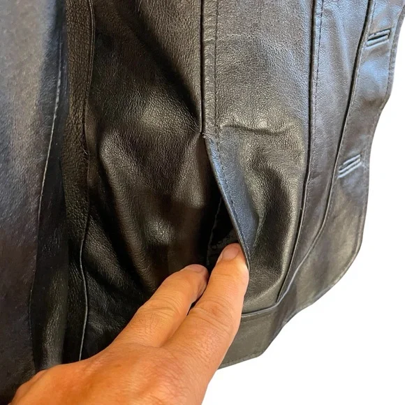 VTG  Guess Womens Sz M Black Leather 3 Button Front Blazer/Jacket Y2K Timeless - Picture 12 of 12